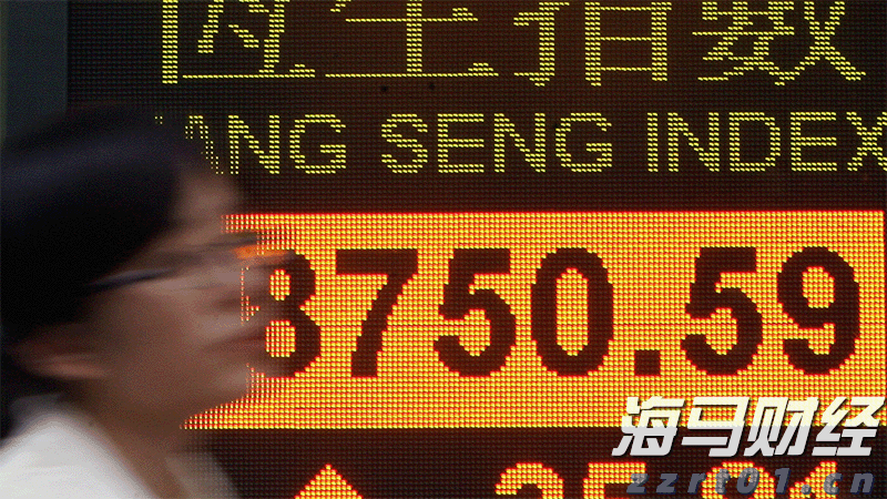 柳梧铁路金田跨平武高速特大桥首片T梁顺利架设