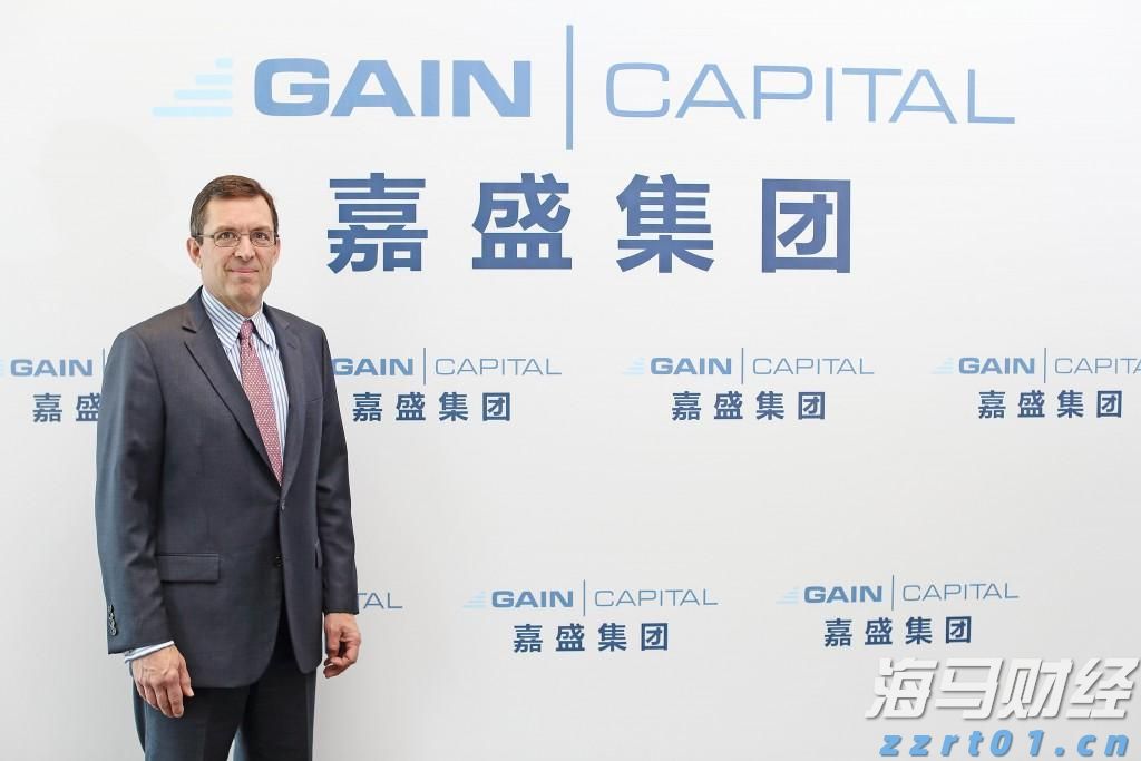 柳覃高速公路首片预制箱梁成功浇筑